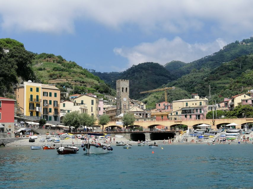 Monterosso al Mare: Monterosso Kayak and Snorkeling Tour - Why kayaking gives you a better look at Monterosso