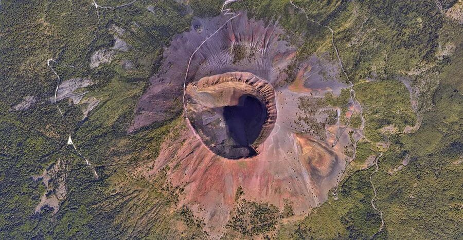 Mount Vesuvius: Skip-the-Line Ticket and Smart Digital Guide - Views toward Pompeii and the Gulf of Naples