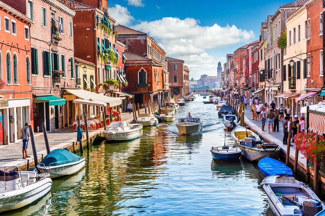 Murano & Burano Islands Guided Small-Group Tour by Private Boat - Burano’s painted houses and hand-stitched lace