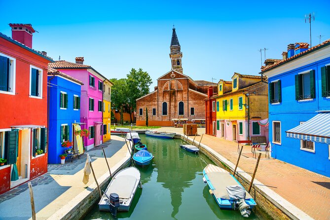 Murano & Burano Islands Guided Small-Group Tour by Private Boat - What the guides add to the day