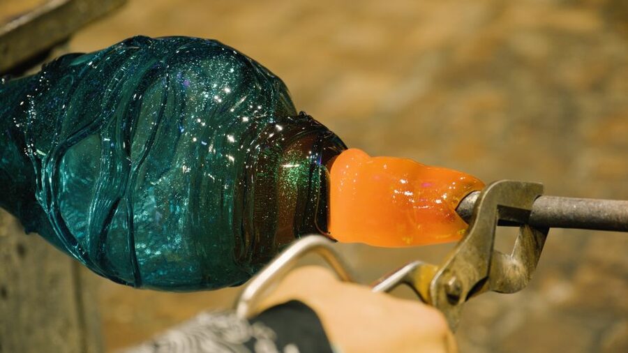 Murano: Glass Blowing Demonstration with Optional Drinks - Why families tend to enjoy it