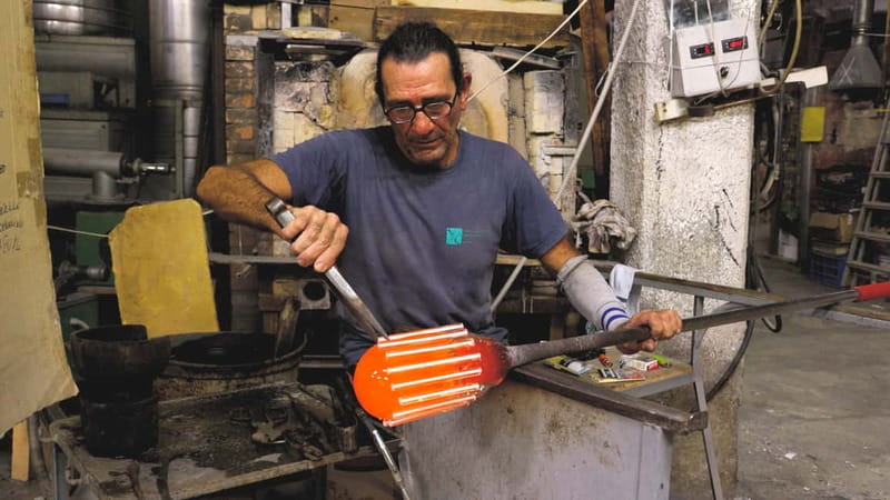 Murano: Glass Blowing Experience at Gino Mazzuccato Factory - Your turn with the blowpipe