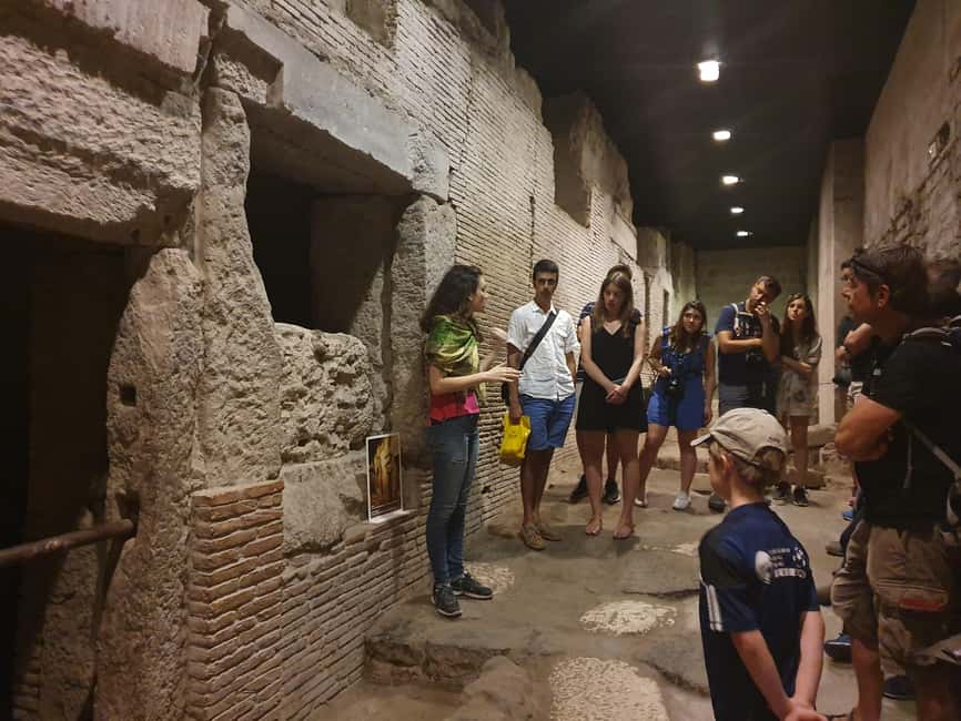 Naples: City Walking Tour w/ Underground Roman Ruins Ticket - Via dei Tribunali and everyday Naples