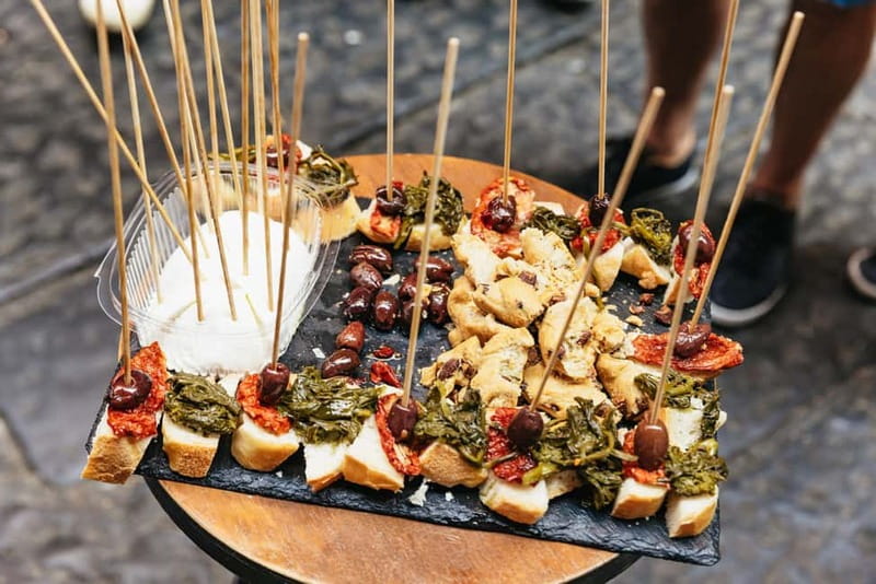 Naples: Guided Street Food Tour with Spritz - Why this food walk works well in Naples