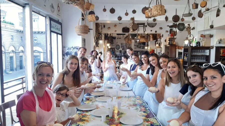 Naples: Neapolitan Pizza and Tiramisù Making Class - Preparing the tomato sauce and topping your Margherita