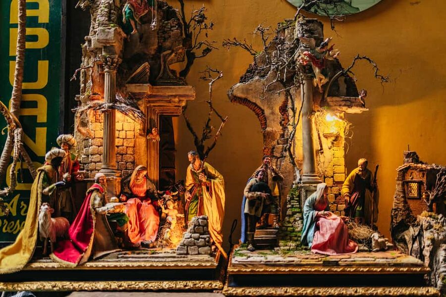 Naples: Old Town Guided Walking Tour - Purgatorio ad Arco and Naples’ stranger stories