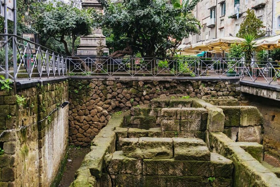 Naples: Old Town Guided Walking Tour - San Lorenzo Maggiore and the layers below the city