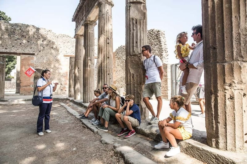 Naples or Sorrento: Full-Day Pompeii and Mount Vesuvius Tour - Guides, languages, and the pace of the day