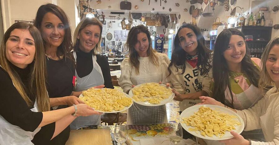 Naples: Pasta Cooking Class with Tiramisù and a Drink - Should you book it?