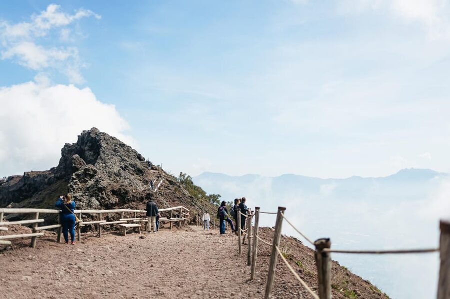 Naples: Pompeii and Mt. Vesuvius with Lunch and Wine Tasting - What Pompeii can and cannot give you in two hours