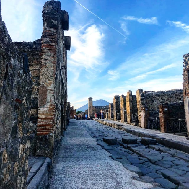Naples: Pompeii Archaeology Park Tour & Skip-the-Line Entry - Key points at a glance
