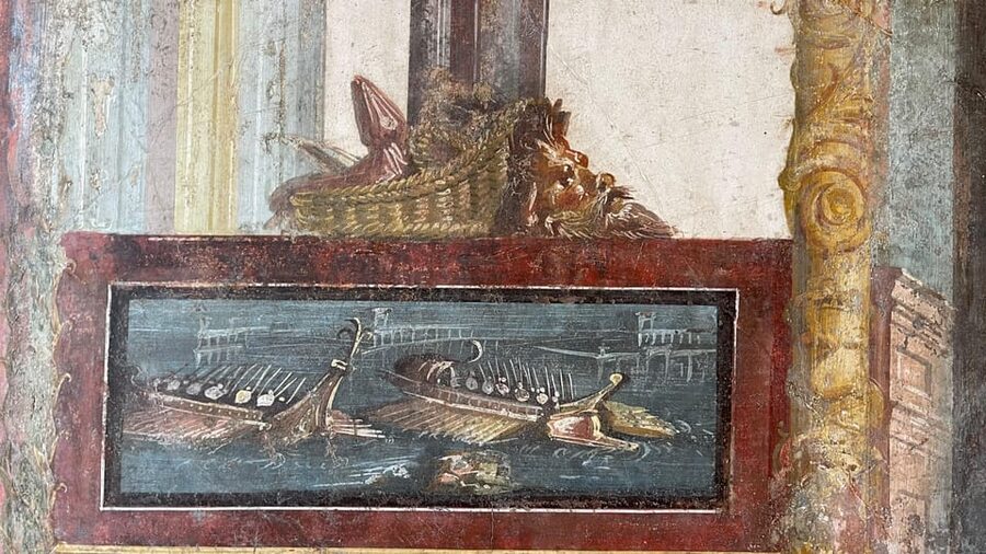 Naples: Pompeii Archaeology Park Tour & Skip-the-Line Entry - Entering Pompeii through the separate entrance