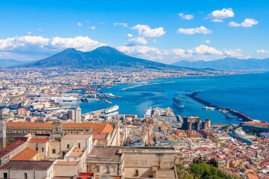 Naples: Private custom tour with a local guide - Why a private walk helps in Naples
