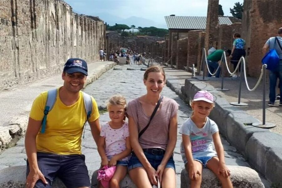 Naples: Private custom tour with a local guide - Languages, timing, and cancellation