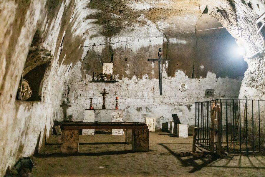 Naples: Spanish Quarters Underground Guided Tour - Reading Naples from Greek times to the war