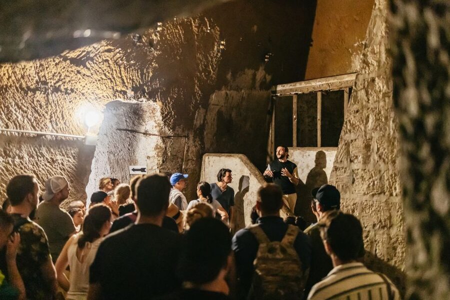 Naples: Spanish Quarters Underground Guided Tour - Guides who make the history easy to follow