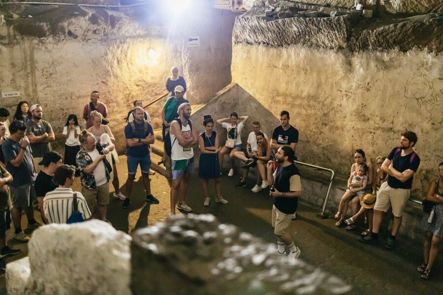 Naples: Spanish Quarters Underground Guided Tour - Who will enjoy the Spanish Quarters underground?
