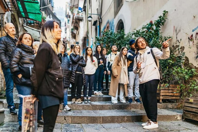 Naples: Street Art & History Tour in the Spanish Quarters - Why the Spanish Quarters work so well for a street art walk