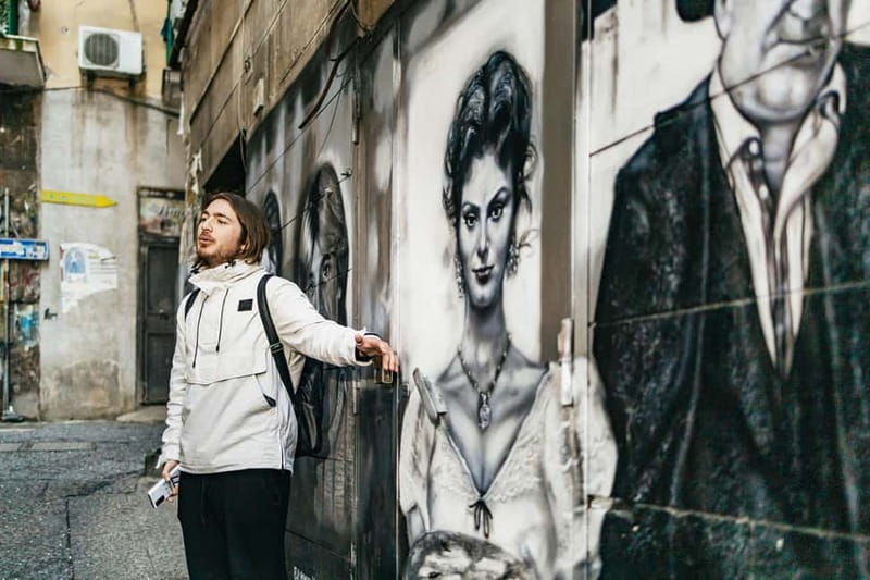 Naples: Street Art & History Tour in the Spanish Quarters - Small groups and the value of a local voice