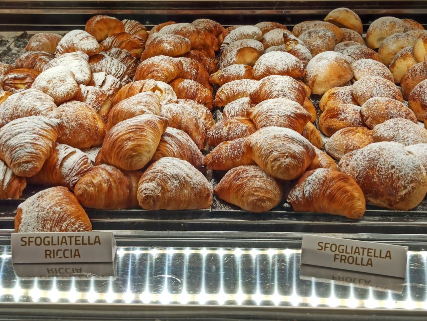 Naples: Street Food Walking Tour with Local Guide - Frittate di pasta and arancini on the old streets