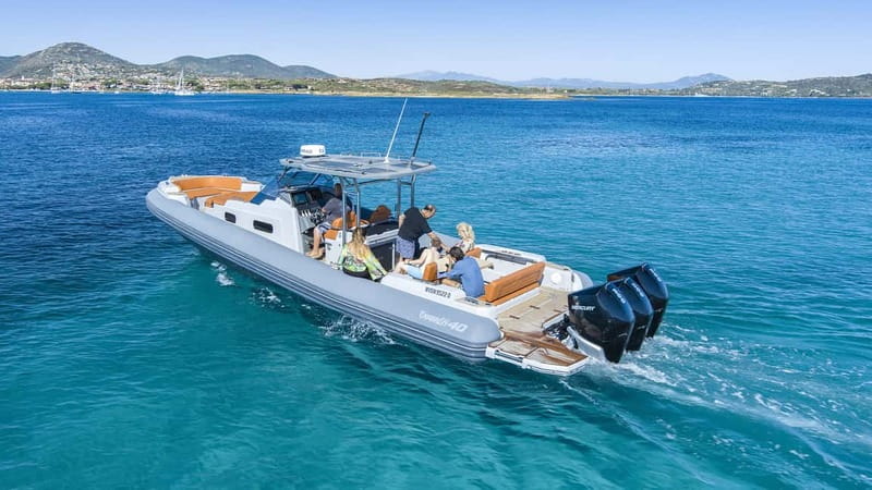 Olbia: Boat tour to Tavolara Park with Aperitif and Drinks - I Sassi Piatti and Spiaggia della Tartaruga