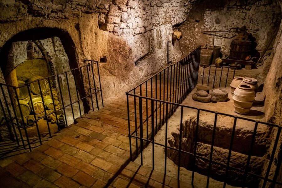 Orvieto: Pozzo della Cava Entry Ticket - What the self-guided format is like