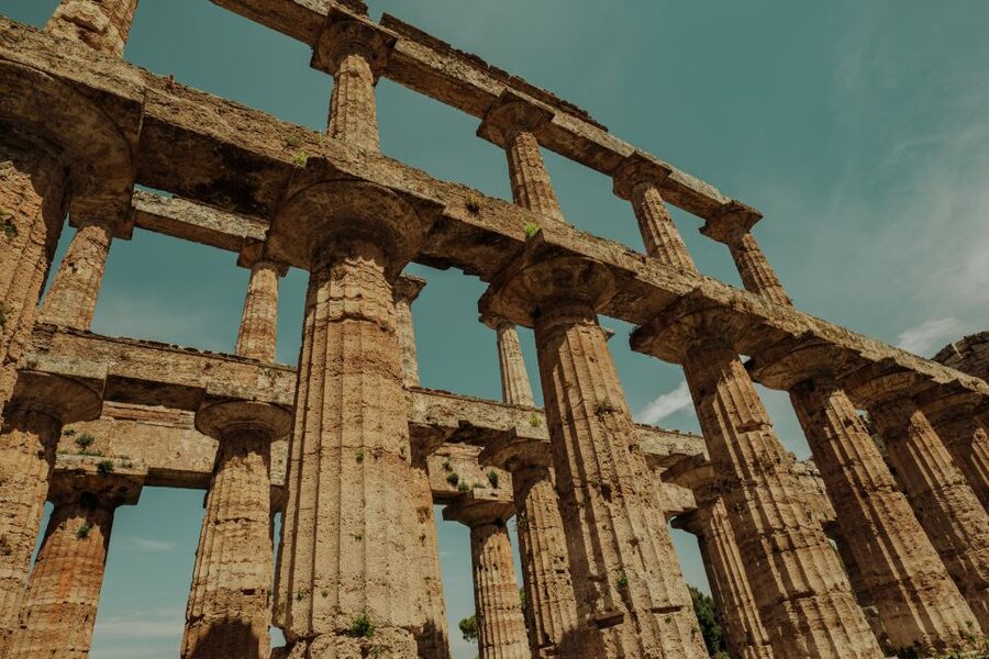 Paestum: Small-Group Tour with an Archaeologist and Tickets - Key points at a glance