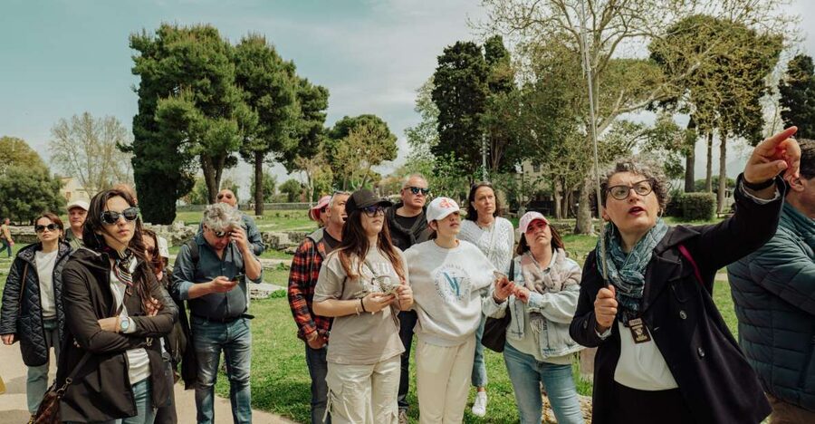 Paestum: Small-Group Tour with an Archaeologist and Tickets - Beginning at the Basilica Paleocristiana dell’Annunziata