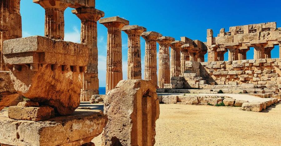 Palermo: Agrigento and the Valley of the Temples Day Tour - The bakery and service stop