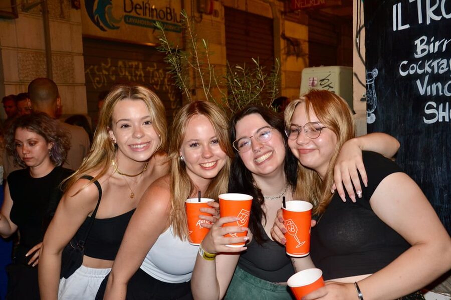 Palermo: Guided Bar Crawl with Shots and Discounts on Drinks - What the five-stop format feels like