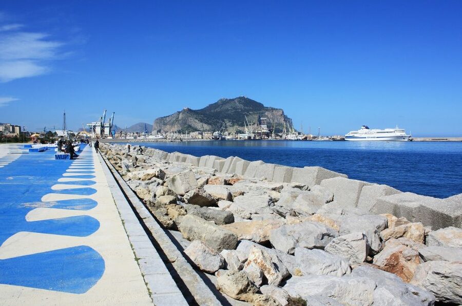 Palermo: Guided City Walking Tour w/Customizable Itinerary - The guides are part of the value