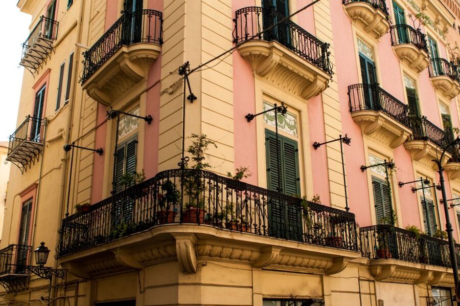 Palermo: Hop-on Hop-off Bus Tour 24-hour Ticket - Vucciria and the route toward the botanical gardens