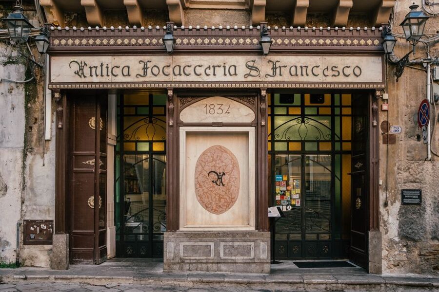 Palermo Sicilian Street Food Tour: Small Group with a Local - What the guides add to the experience