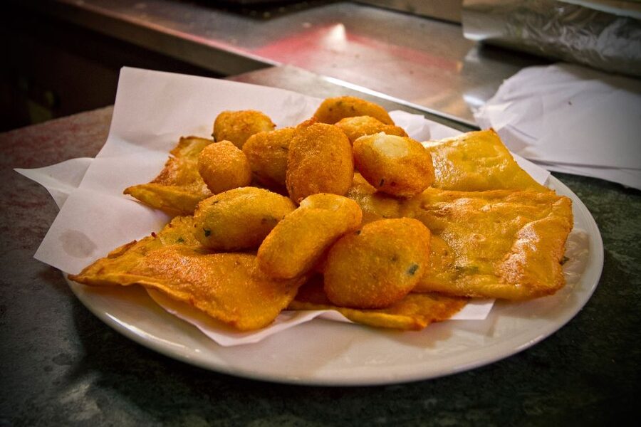 Palermo: Small Group Night Street Food Tour - Why this Palermo food tour works so well at night