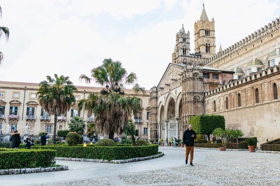 Palermo: Street Food and History Walking Tour - What makes the guiding memorable