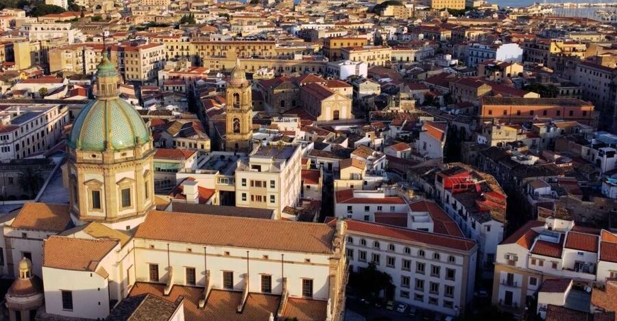 Palermo: Walking Tour of Historic Markets and Monuments - A three-hour route through Palermo’s old center