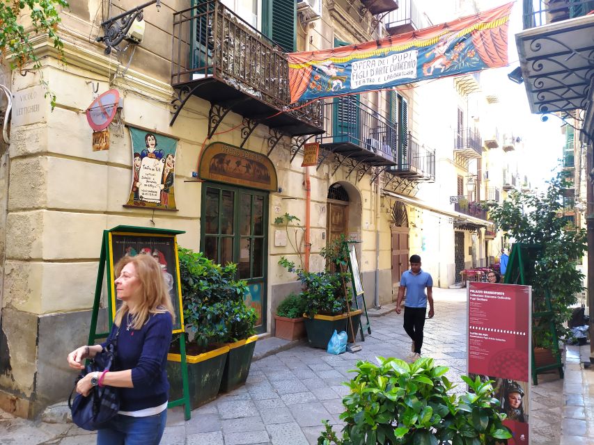Palermo: Walking Tour of Historic Markets and Monuments - Capo market, where Palermo gets noisy