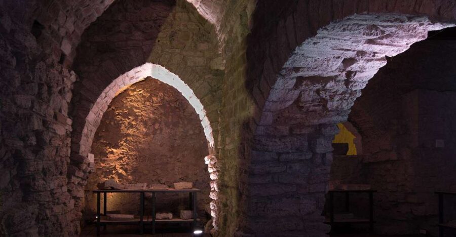 Perugia: Entry Ticket and Guided Tour of Perugia Underground - From Piazza IV Novembre to the city beneath your feet