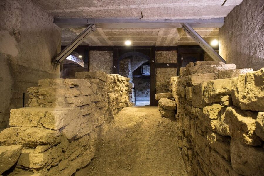 Perugia: Entry Ticket and Guided Tour of Perugia Underground - Roman roads, houses, and the siege of Perugia