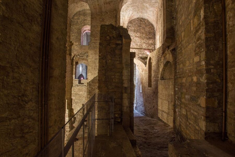 Perugia: Old Town Walking Tour, Piazza IV Novembre - A Short Walk Through Thousands of Years