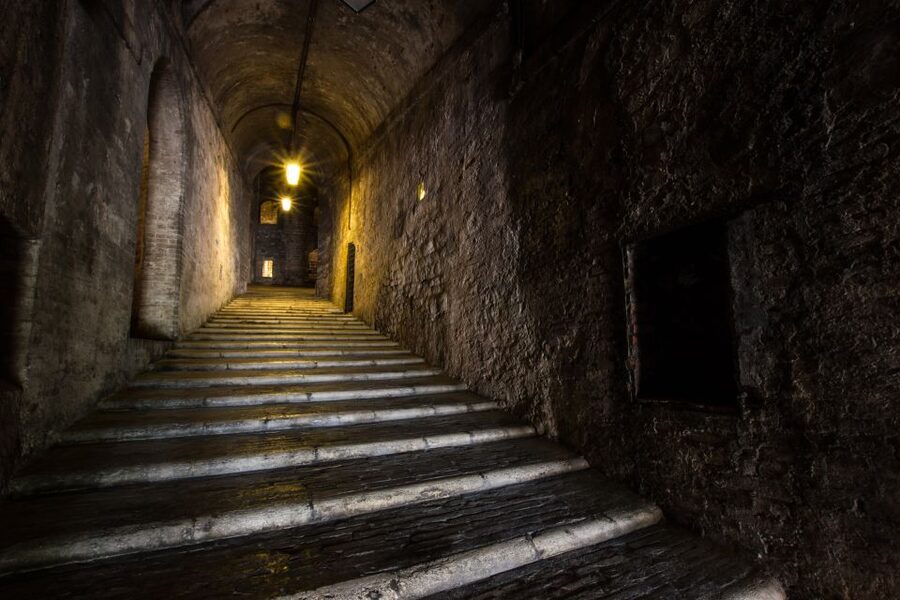 Perugia: Old Town Walking Tour, Piazza IV Novembre - Etruscan Arch and the Older Perugia