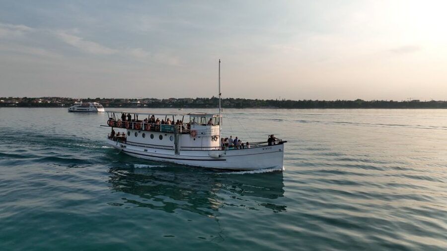 Peschiera: Half-Day Lake Garda Cruise with Lunch - Isola del Garda and the Manerba shore