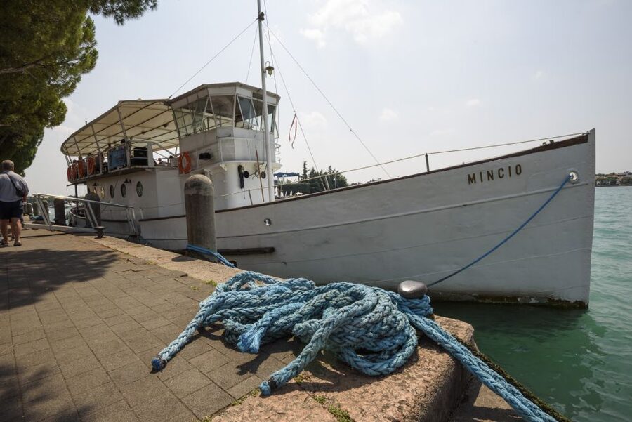 Peschiera: Half-Day Lake Garda Cruise with Lunch - From Peschiera toward the southern shore