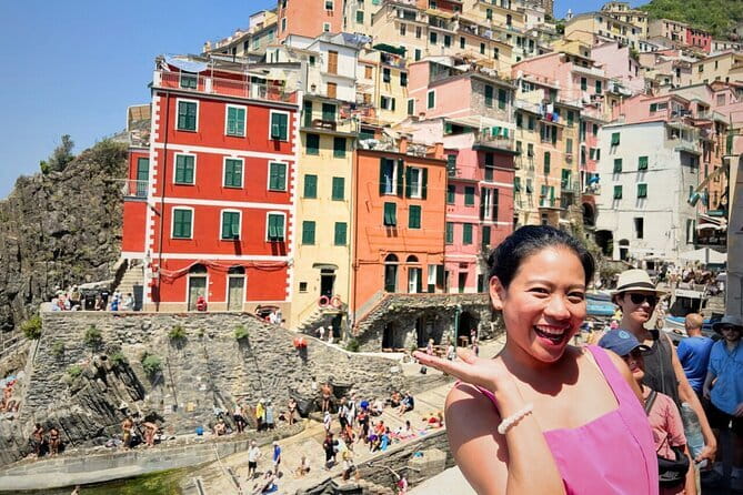 Pisa and Cinque Terre Day Trip from Florence in a Small Group - Manarola and the famous harbor views