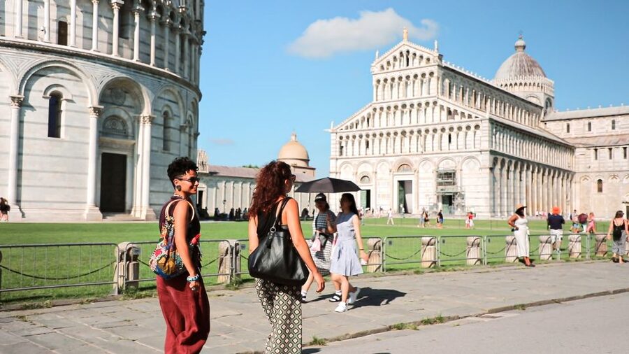 Pisa: Half-Day Afternoon Tour from Florence - Piazza dei Miracoli and the first sight of the tower