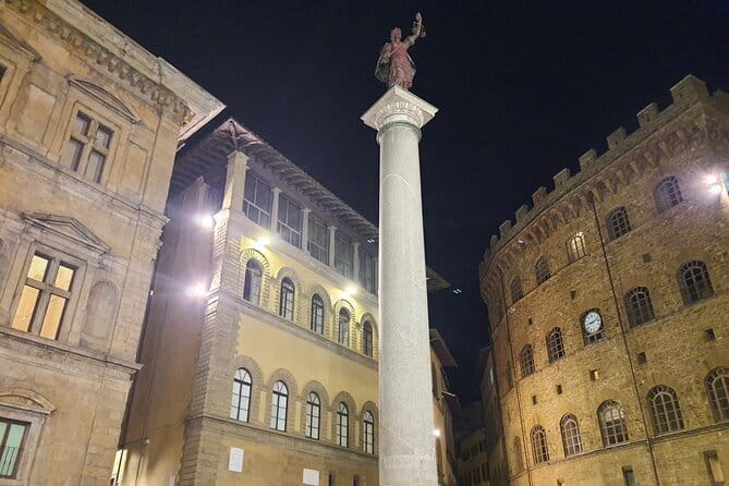 Pitti Palace, Palatina Gallery and the Medici: Arts and Power in Florence. - The palace rooms and the limits of the Medici story