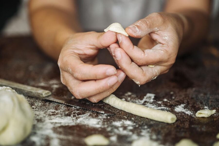 Polignano a Mare: Pasta Making Cooking Class with Drink - The parts you do, and the parts the chef does