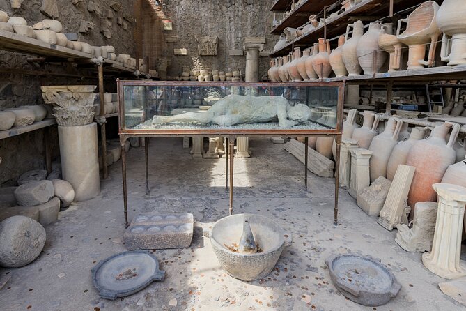 Pompeii and Mount Vesuvius Day Trip from Rome with Pizza Lunch - Pizza lunch in Ercolano