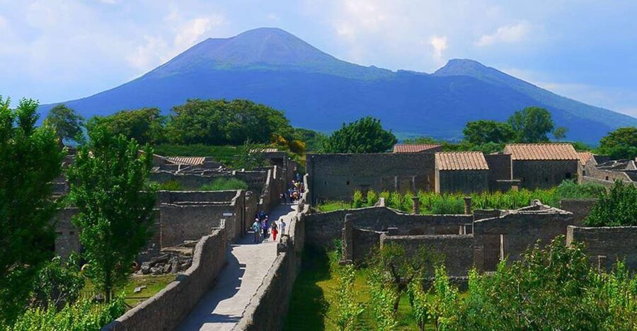 Pompeii and Vesuvius Full-Day Tour from Amalfi Coast - Why this makes sense from the Amalfi Coast