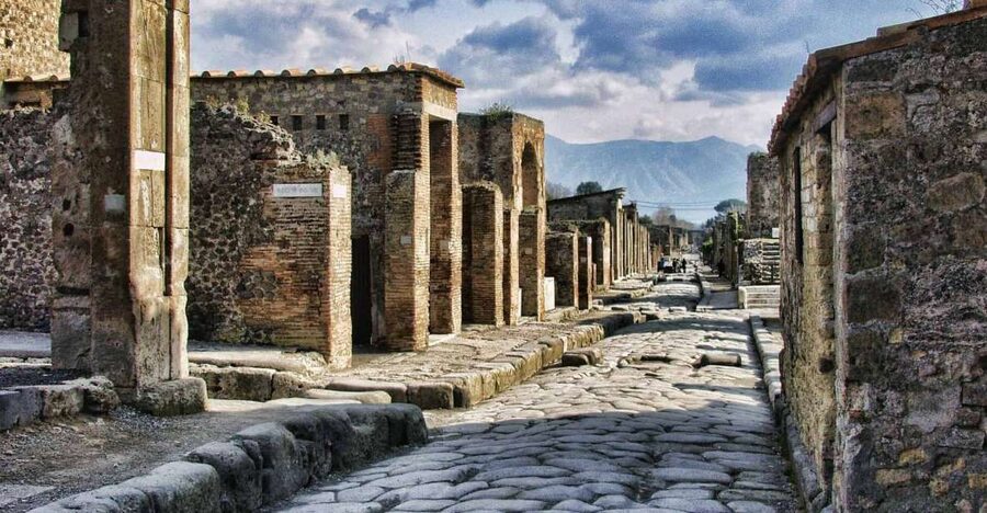Pompeii: Day Tour of Pompeii and Vesuvius with Bus Transfer - Why this Pompeii and Vesuvius pairing works